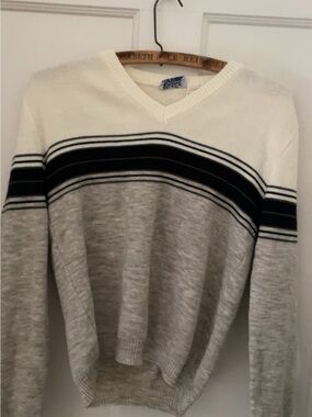 Vintage V-Neck Striped Sweater